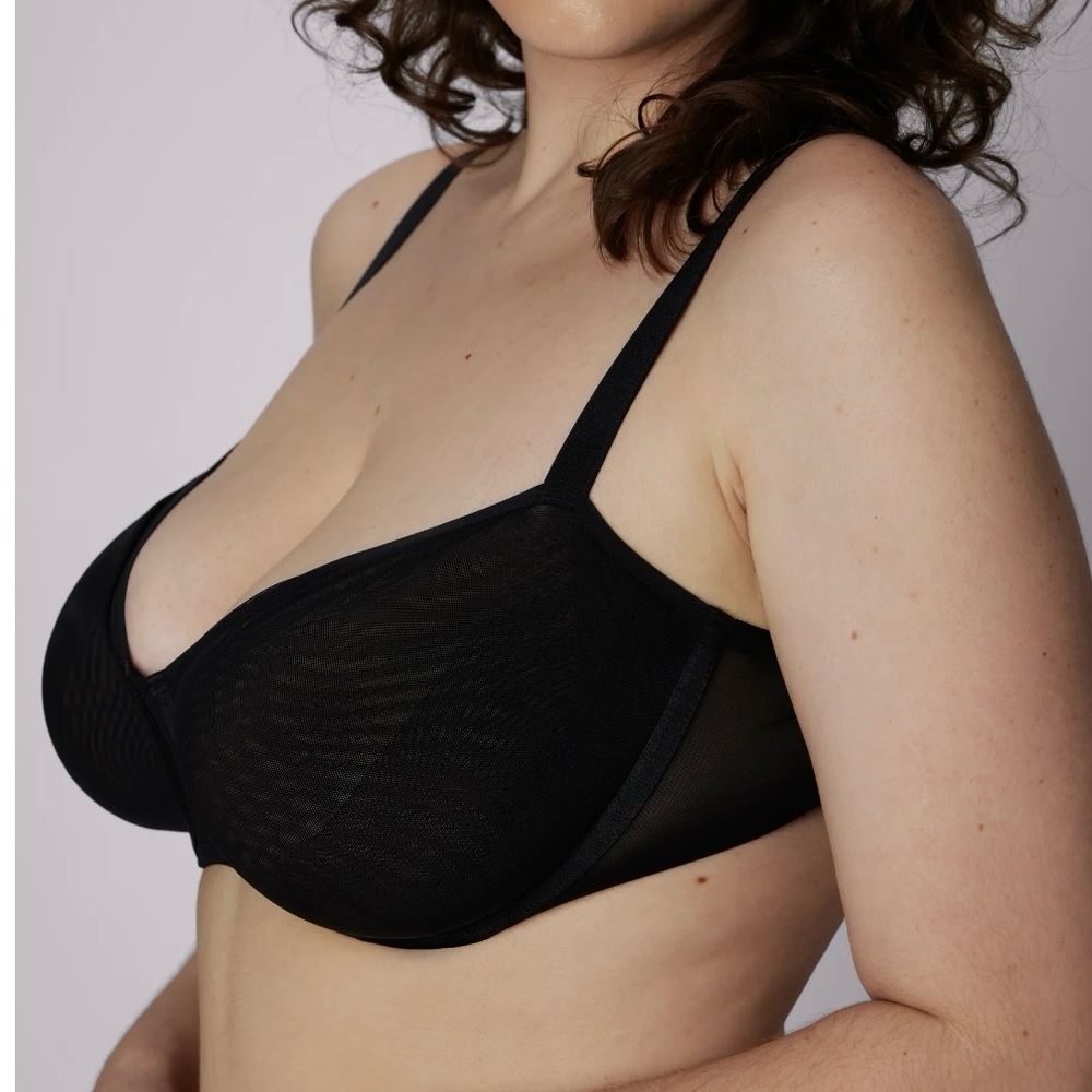 Brand new parade bras bundle! Never worn one in burgundy and one in black